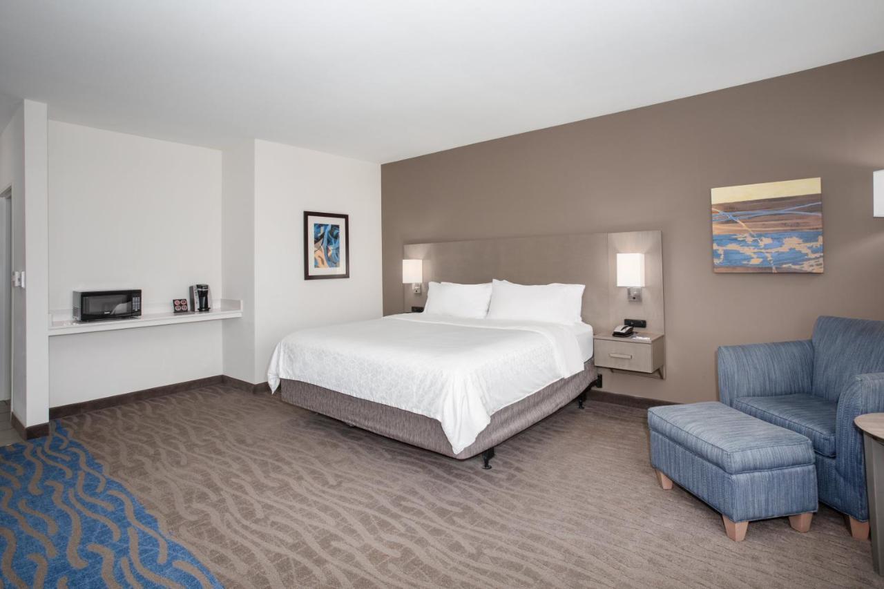 Holiday Inn Express & Suites Great Bend By Ihg Zewnętrze zdjęcie