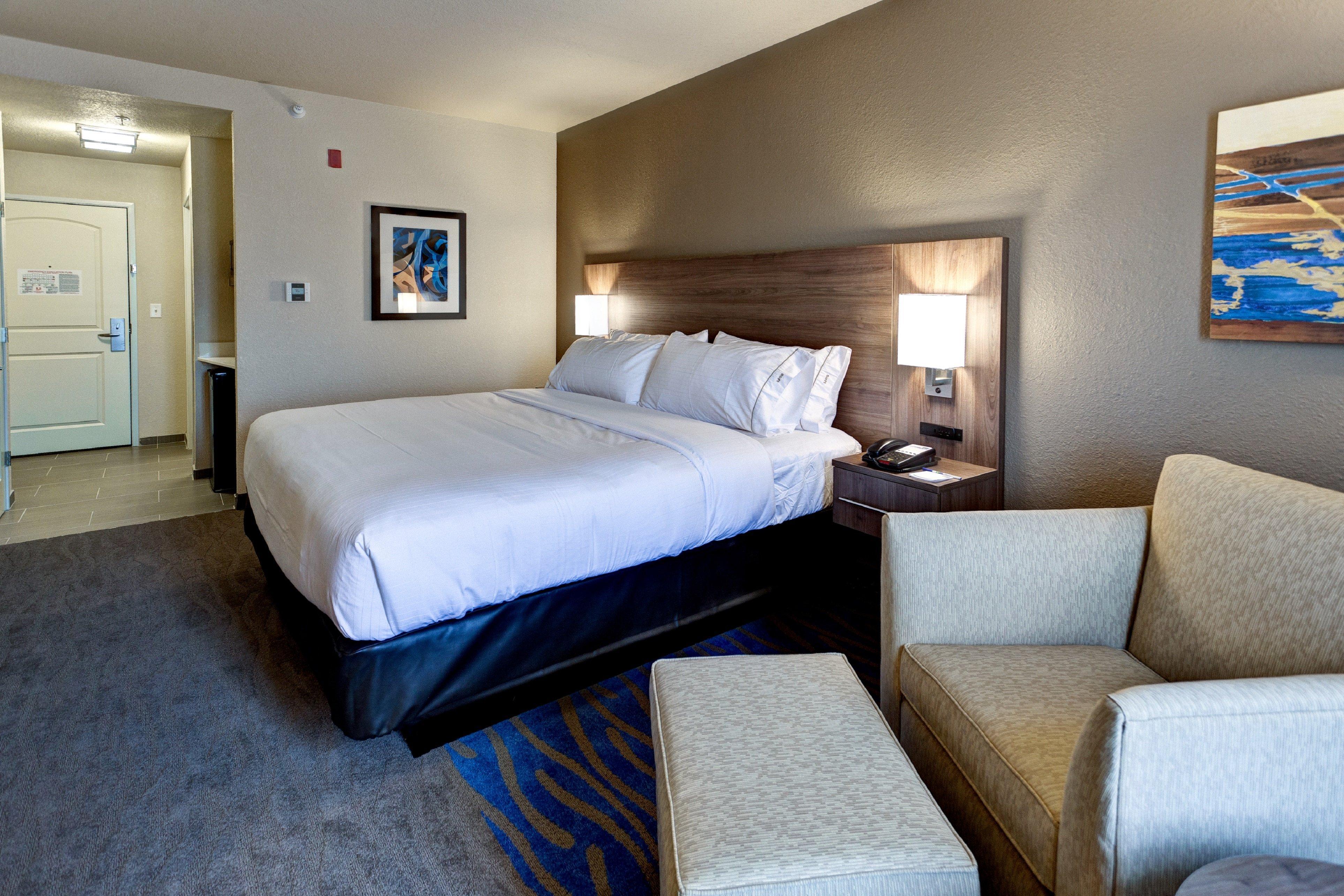 Holiday Inn Express & Suites Great Bend By Ihg Zewnętrze zdjęcie