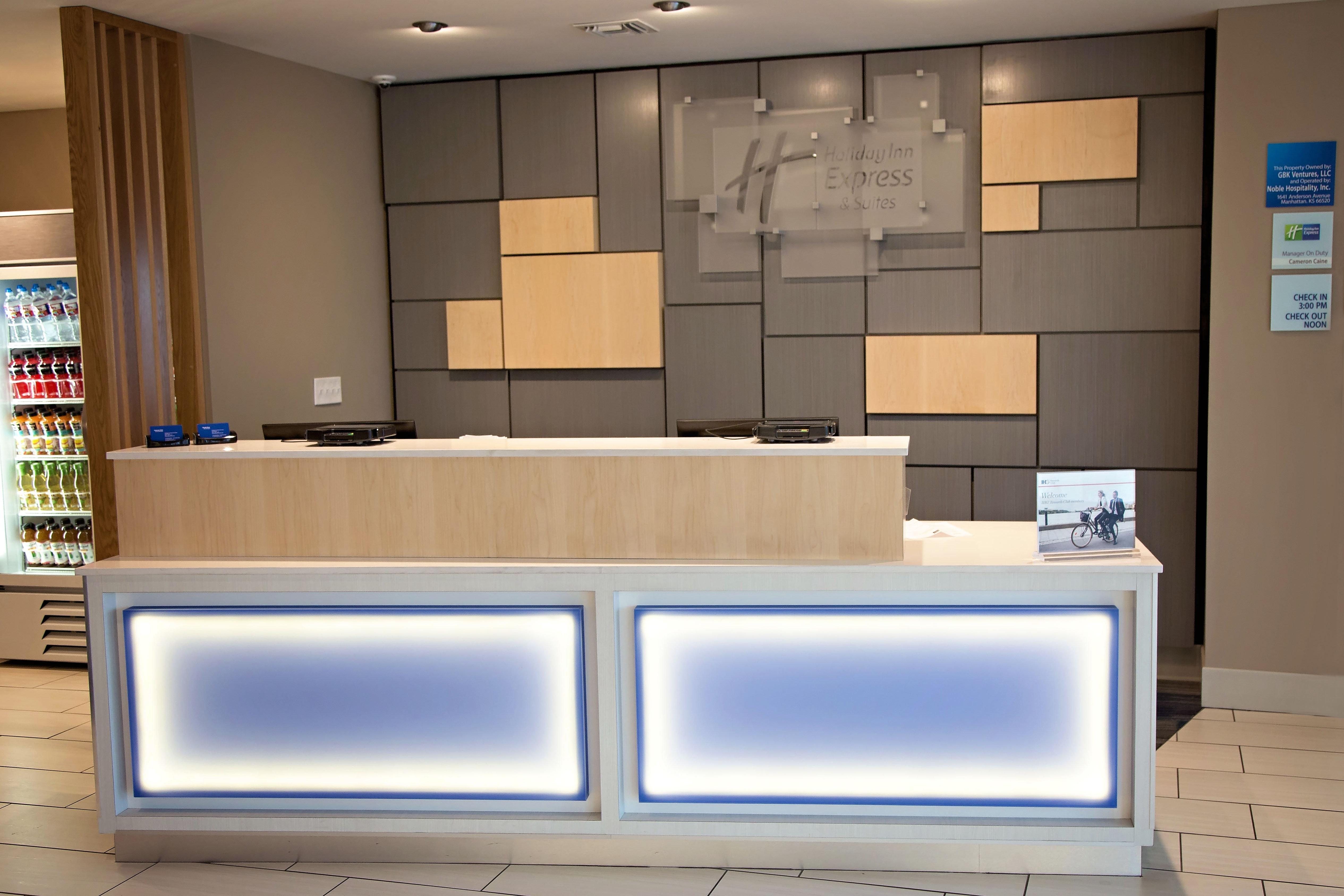 Holiday Inn Express & Suites Great Bend By Ihg Zewnętrze zdjęcie
