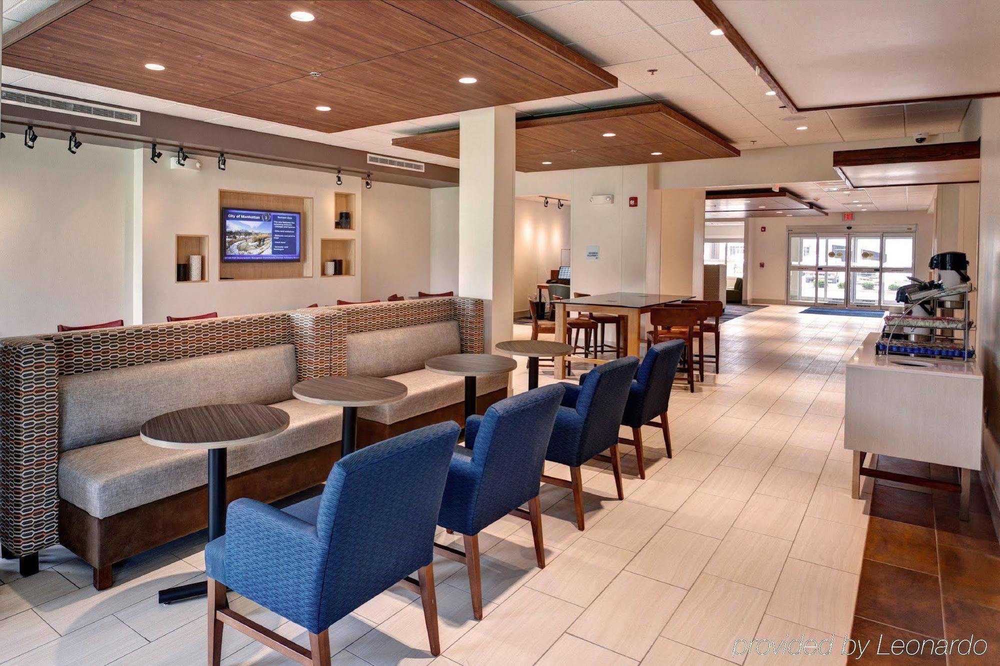 Holiday Inn Express & Suites Great Bend By Ihg Zewnętrze zdjęcie