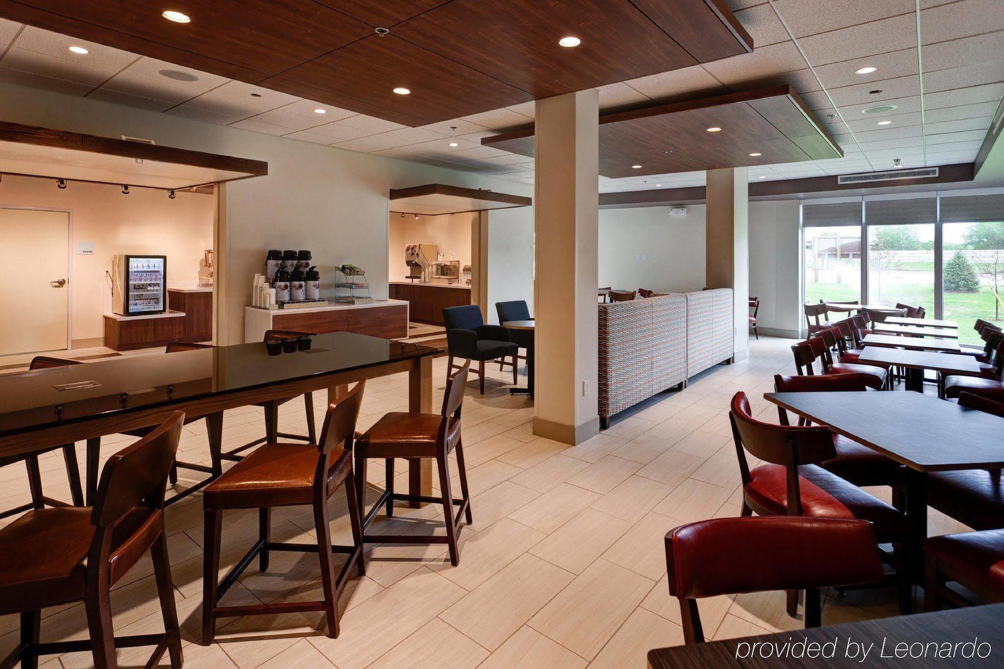 Holiday Inn Express & Suites Great Bend By Ihg Zewnętrze zdjęcie